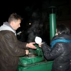 Wspólne ubieranie choinki