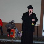 Wspólne ubieranie choinki