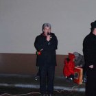 Wspólne ubieranie choinki