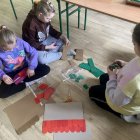 Uczniowie SP w Kłaju poznali wioskę Bullerbyn