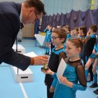 Wręczenie nagród w międzyszkolnych zawodach klas sportowych w rock’n’rollu akrobatycznym