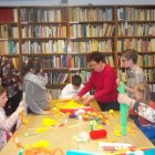 Wystarczy bibuła, nożyczki i klej aby...