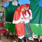 Mali aktorzy pudełkowego teatrzyku...
