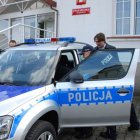 Uroczyste przekazanie radiowozu dla niepołomickich policjantów.