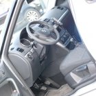 Uroczyste przekazanie radiowozu dla niepołomickich policjantów.