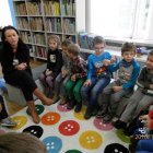 Przedszkolaki z Dąbrowy z wizytą  w Bibliotece w Wieliczce