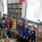 Przedszkolaki z Dąbrowy z wizytą  w Bibliotece w Wieliczce