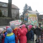 Wiosenny korowód ulicami Dąbrowy