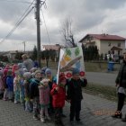 Wiosenny korowód ulicami Dąbrowy