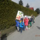 Wiosenny korowód ulicami Dąbrowy