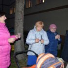 Wspólny czas spędzony przy choince