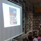 Dąbrowskie Przedszkolaki jako detektywi w bibliotece w Brzeziu