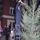 Wspólne ubieranie choinki