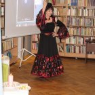 Z muzyką i tańcem przez kontynenty - Wieczór poetycki z Elżbietą Bednarczyk