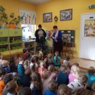 Spotkanie przedszkolaków z Kłaja z paniami z poczty