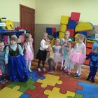 Bal karnawałowy połączony z Walentynkami w szarowskim przedszkolu