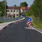 Chodnikiem do i ze szkoły w Brzeziu