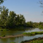 Kładka nad starorzeczem Raby w budowie
