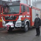 Wóz strażacki oficjalnie przekazany druhom z Szarowa
