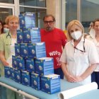 Ponad 14 tysięcy maseczek  trafiło do małopolskich szpitali dzięki sprzedaży kalendarza  "Lekarze jak z bajki"
