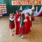 Wiwat maj, piękny maj – akademia klas młodszych w SP Kłaj
