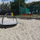 W Szarowie powstał plac zabaw i siłownia zewnętrzna