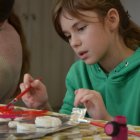 Kolorowe marmurki i dzieła z zimnej porcelany powstały w GCK-u