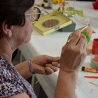 Dodatki, które udekorują wiosenne wnętrza domów i stołów