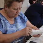 Dodatki, które udekorują wiosenne wnętrza domów i stołów