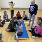 Trzecioklasiści z Kłaja zrealizowali program „Ratujemy i uczymy ratować”
