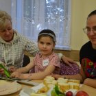 Wiosenne kanapeczki na warsztatach kulinarnych dla dzieci