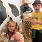 Przedszkolaki z Grodkowic z wizytą w Zagrodzie na Jędrzejkówce