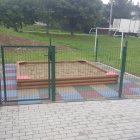 Prace remontowe na placu zabaw w Łysokaniach