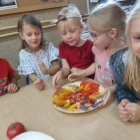 Projekt edukacyjny „WITAMINKI” w Przedszkolu w Szarowie.
