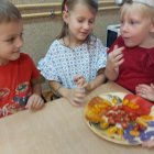 Projekt edukacyjny „WITAMINKI” w Przedszkolu w Szarowie.