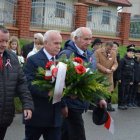 Obchody Dnia Niepodległości w Brzeziu przy pomniku J. Piłsudskiego. 