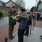 Obchody Dnia Niepodległości w Brzeziu przy pomniku J. Piłsudskiego. 