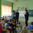 Uczniowie z SP Szarów wiedzą jak być widocznym na drodze.
