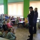 Uczniowie z SP Szarów wiedzą jak być widocznym na drodze.