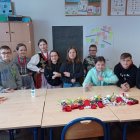 Warsztaty tworzenia lalek w Szkole Podstawowej w Brzeziu. 