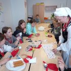 Warsztaty tworzenia lalek w Szkole Podstawowej w Brzeziu. 