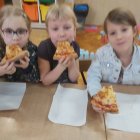 Międzynarodowy Dzień Pizzy w Przedszkolu w Szarowie.