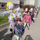 ,,Marzanno, Marzanno ty zimowa panno, w wodę cię wrzucamy, bo wiosnę witamy”.