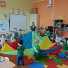 „Witaj Wiosno” - przedszkolaki z Brzezia witały kolejną porę roku. 