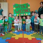 „Witaj Wiosno” - przedszkolaki z Brzezia witały kolejną porę roku. 