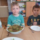 Przedszkolaki z Szarowa biorą udział w Projekcie Edukacyjnym „WITAMINKI” promującym zdrowe odżywianie.