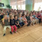 Przedszkolaki z Kłaja spotkały się z mimem.
