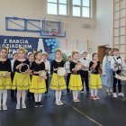 „Z Babcią i Dziadkiem przez świat!”, czyli Akademia z okazji Dnia Babci i Dziadka w Grodkowicach.