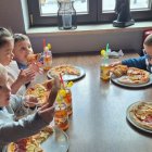 Wycieczka Misiów i Skrzatów z Grodkowic do Pizzerii Da Grasso.